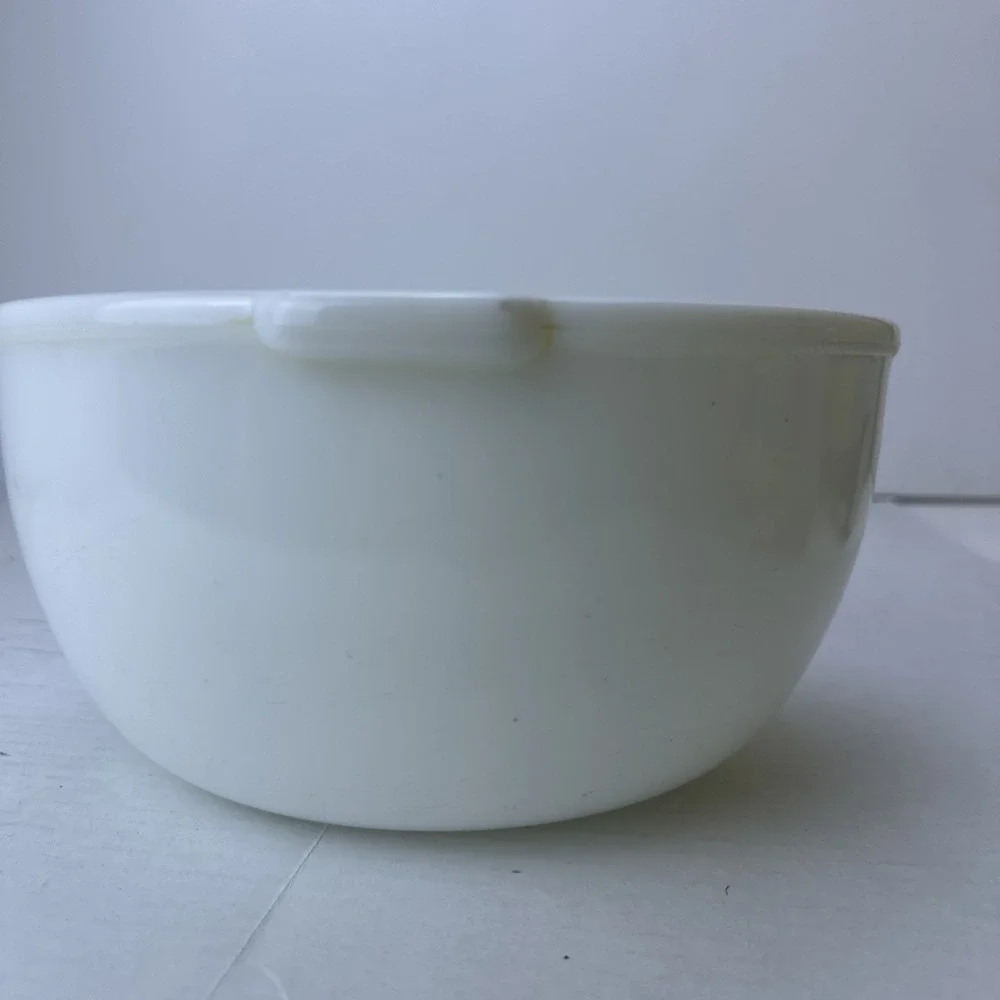 Lot 2 Vintage Milk Glass Mixing Bowls, One with Spout One with Handles Unmarked